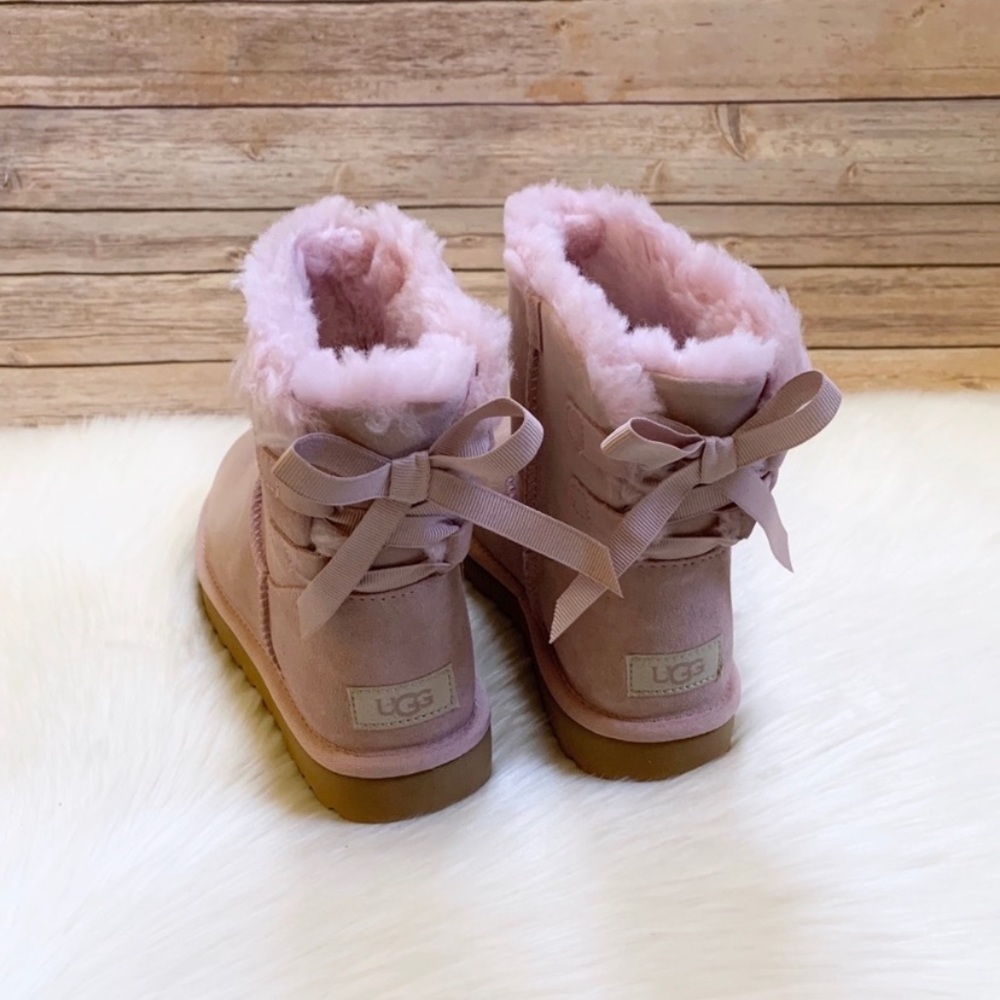 UGG Mini Continuity Bow Boots In Pink Crystal
